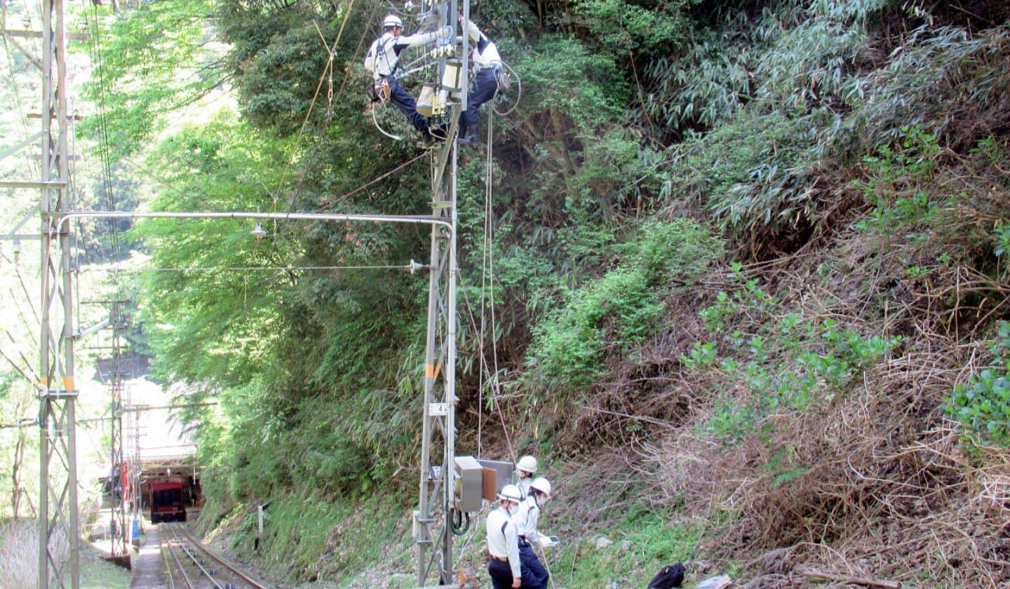 電力・信号・通信設備のメンテナンス